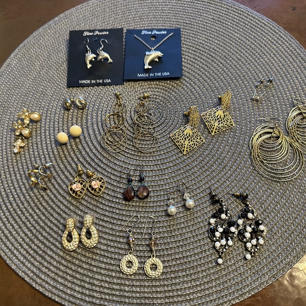 Lot of Fashion Earrings